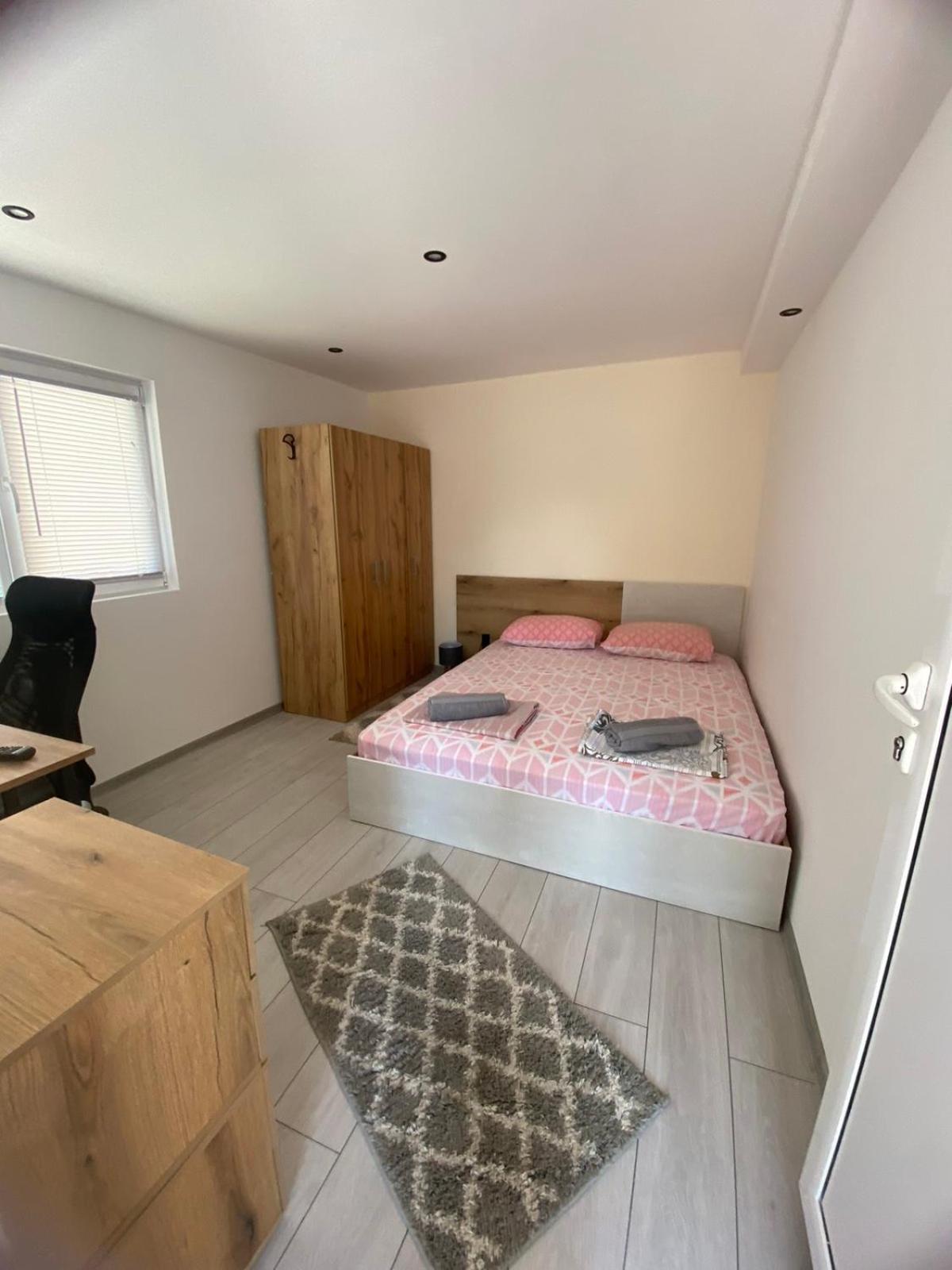 Nice House Near City Center Of Ruse Bagian luar foto